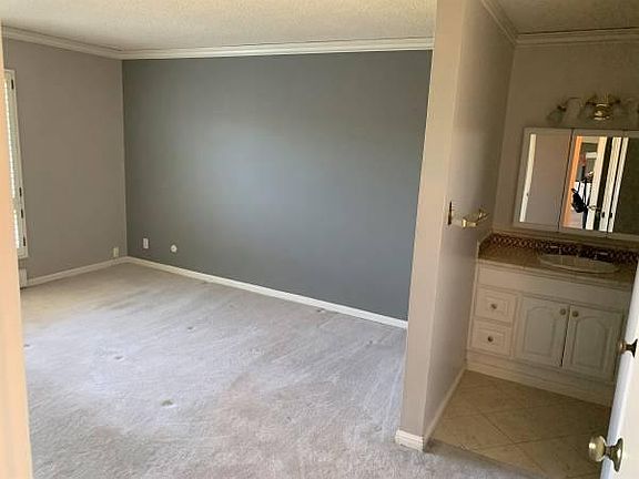 5th image of 902 Peninsula Ave APT 406
