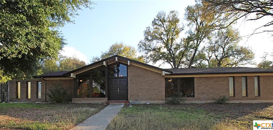 1st image of 910 Tammy Dr