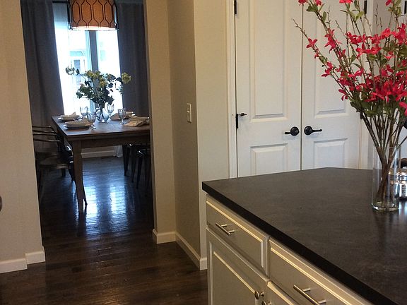 5th image of 1462 Shepperton Dr