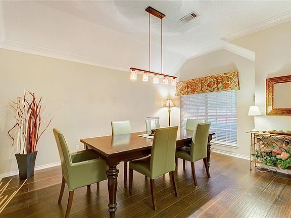 5th image of 2214 Richmond Cir