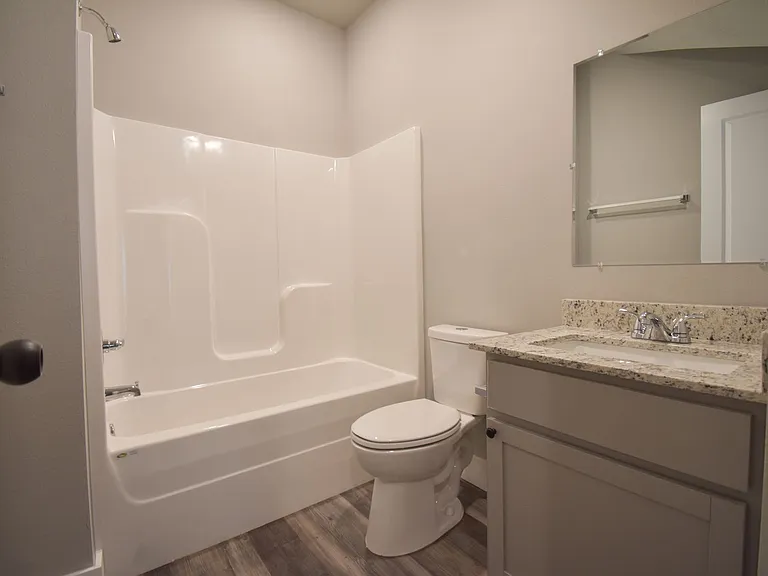 734 S Locust Ave — Photo 10