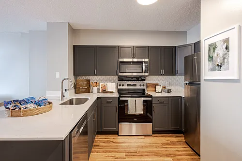 15 Bank Apartments Photo 1