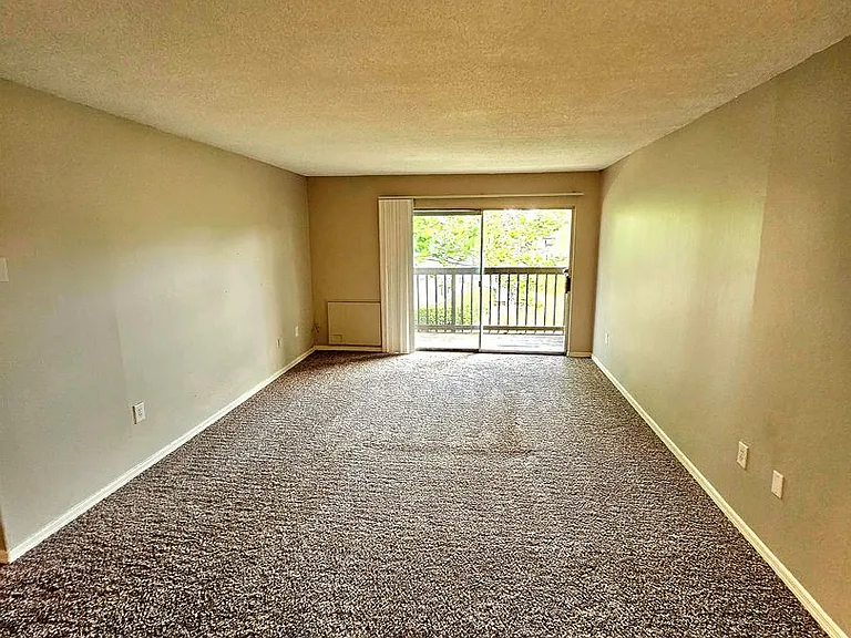 1695 Lee Rd #D213 — Photo 2