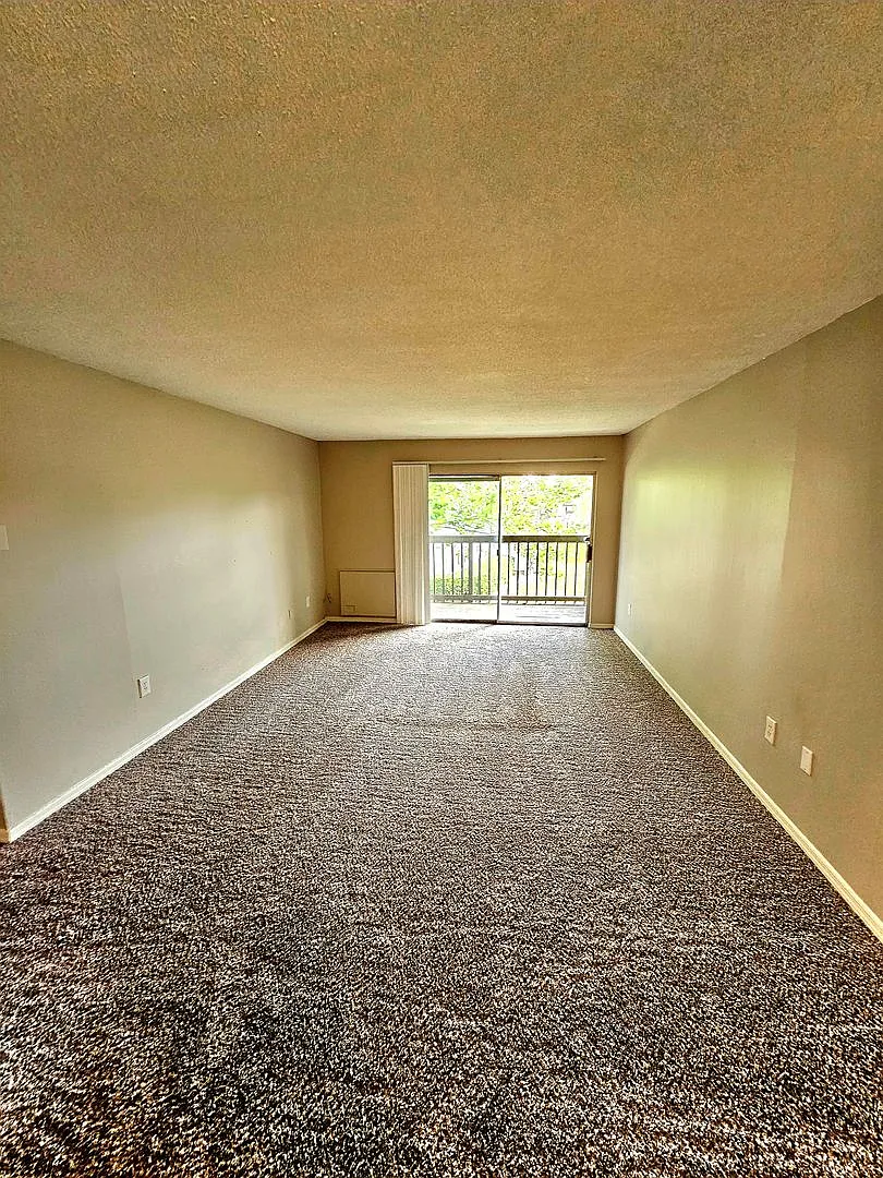 Building Photo - 1695 Lee Rd #D213