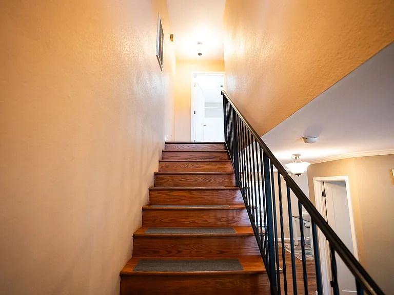 1550 Chabot Ct — Photo 28