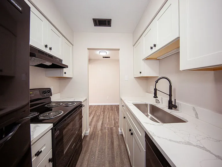 Shadow Ridge Apartments — Photo 17
