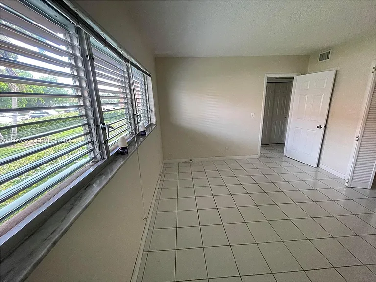 1450 Atlantic Shores Blvd #109 — Photo 14