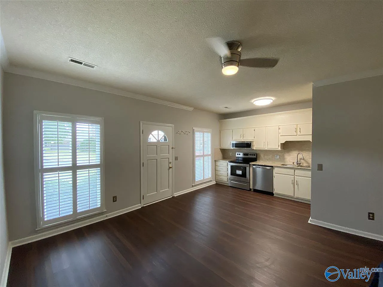 1 bed, 1.0 bath, 672 sqft, $1,095 — Photo 4