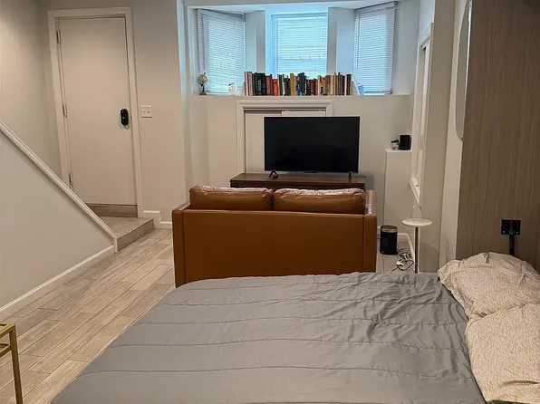 256 5 Fairmount Avenue image 7 of 9