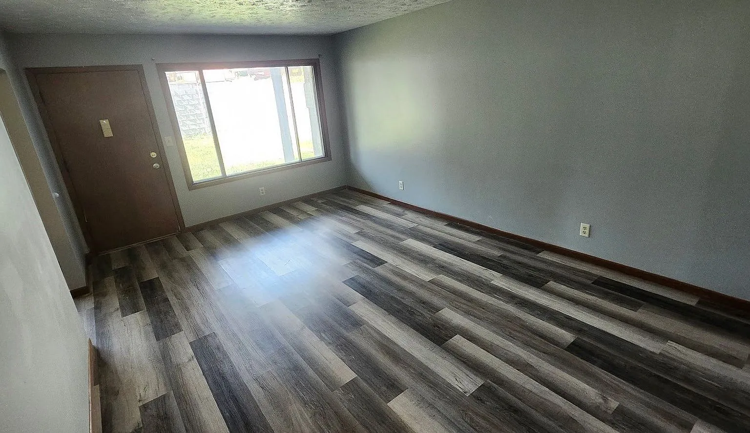 828 E (Fairbury,NE) — Photo 2