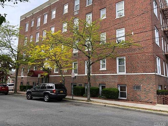 3rd image of 302 Longacre Ave #C-1