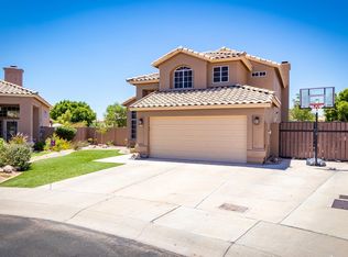 7423 W Hill Ln, Glendale, AZ 85310