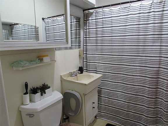 5th image of 2132 Elmira St