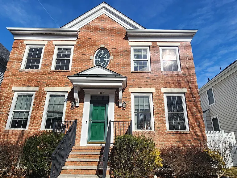 1305 Park St — Photo 1