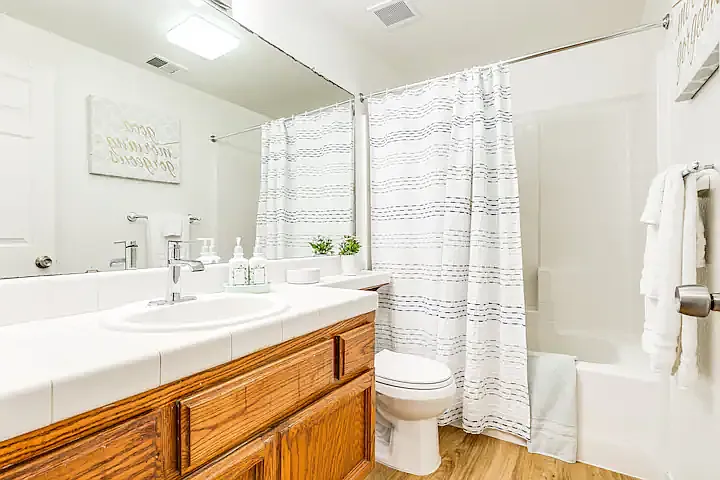 1st Floor Bathroom