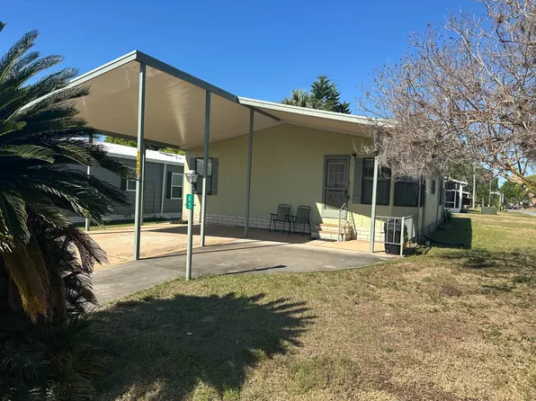 2463 Lakeside Dr, Leesburg, FL 34788