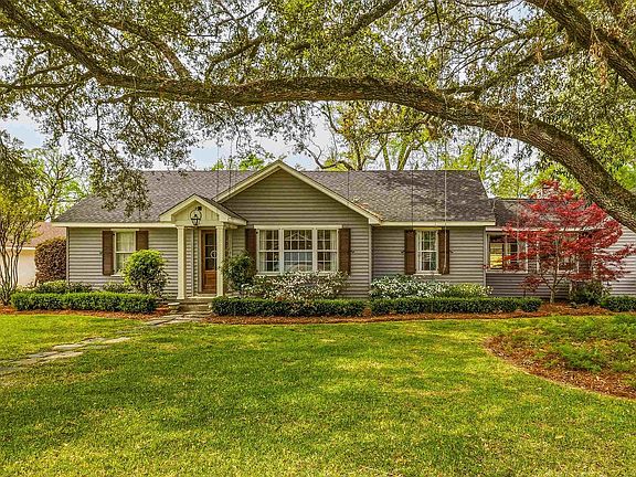 2nd image of 113 Country Club Rd