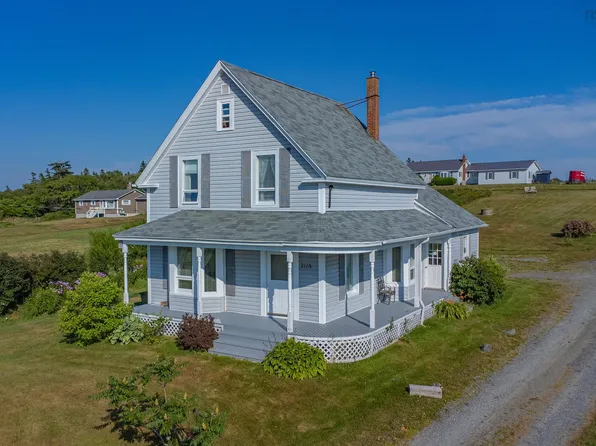 2118 Highway 1, Grosses Coques, NS B0W 1M0