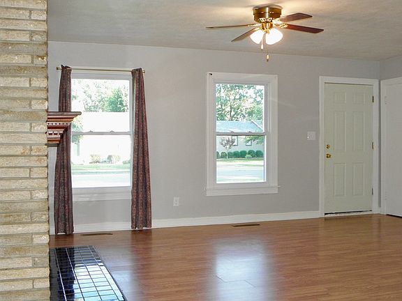 5th image of 1701 Booth Ave