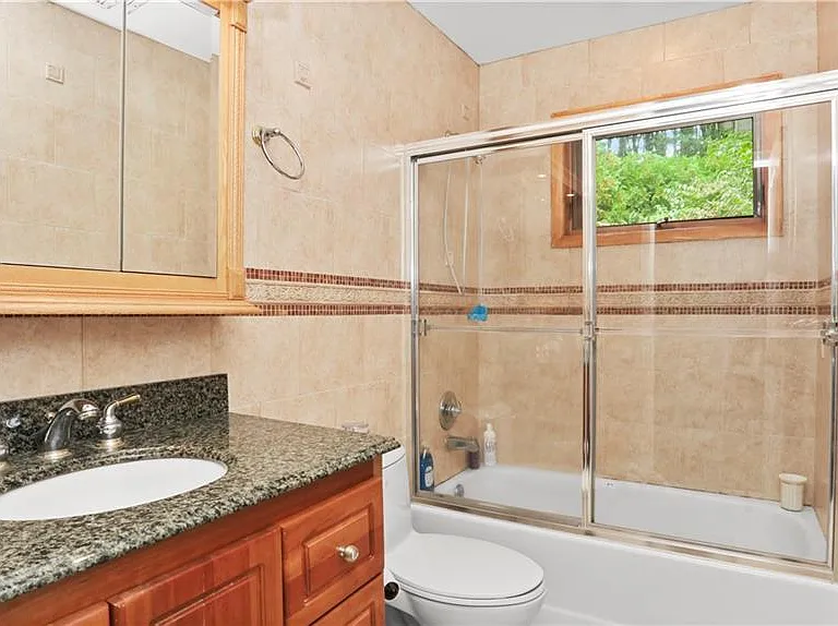 4 Pinewood Cir — Photo 19