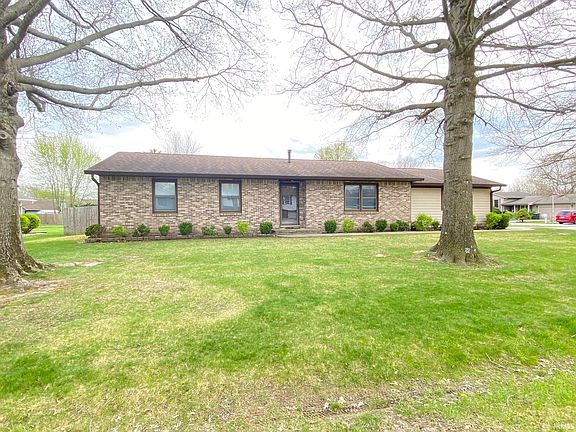 2nd image of 836 Foxwood Dr