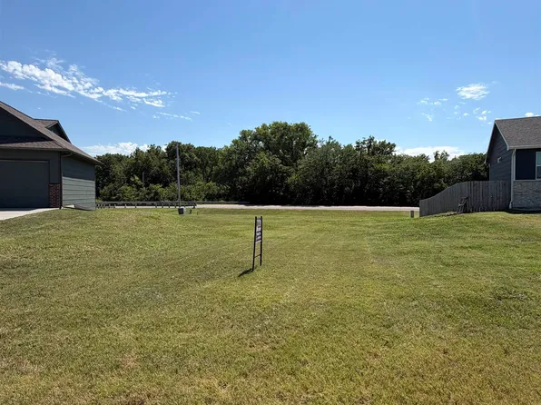 617 N Redbud Ct, Valley Center, KS 67147