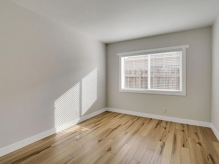 903 Lilienthal Ln — Photo 20