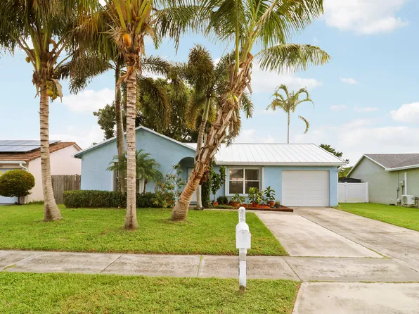 104 BANYAN Circle, Jupiter, FL 33458