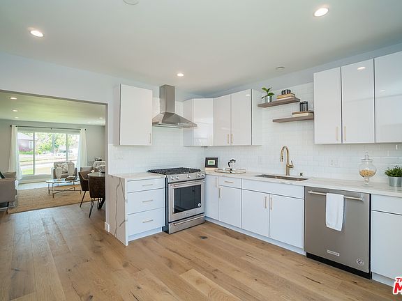 5th image of 4165 W 60th St
