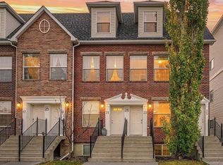 29 N Springborough Blvd SW #23, Calgary, AB T3H 5V7