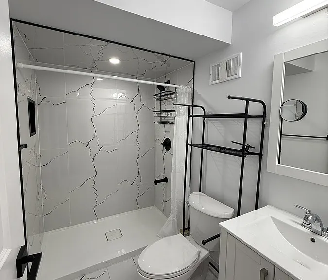 1377 Granville Cres #B — Photo 9