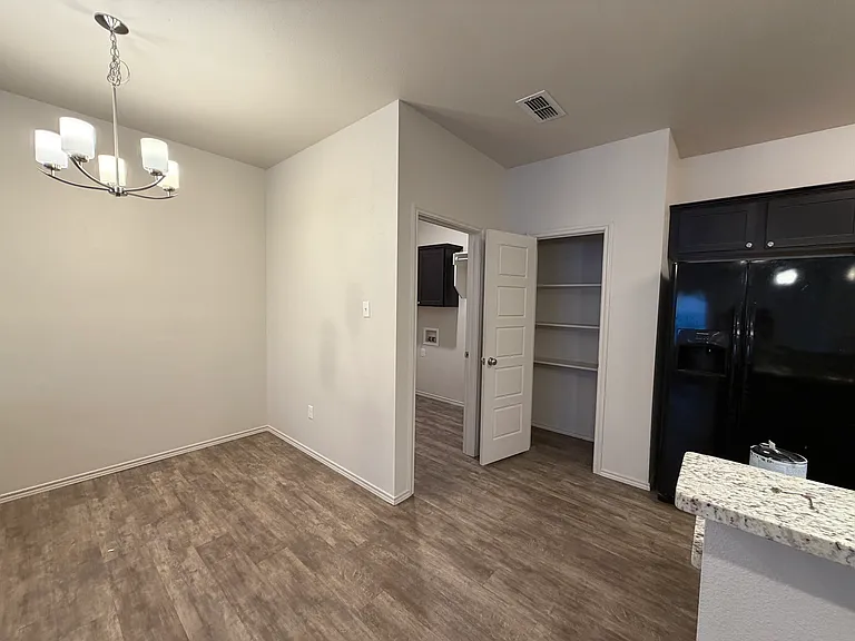 11626 Evanston Ave — Photo 10