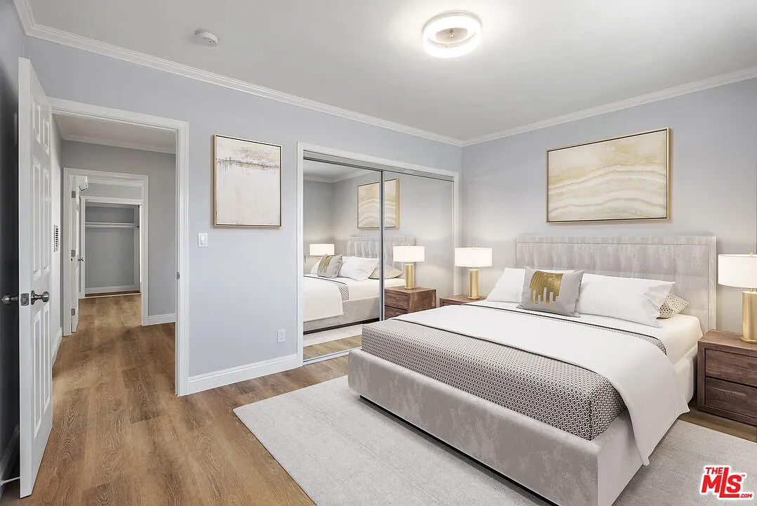 2 bed, 2.0 bath, 1000 sqft, $4,750 — Photo 3