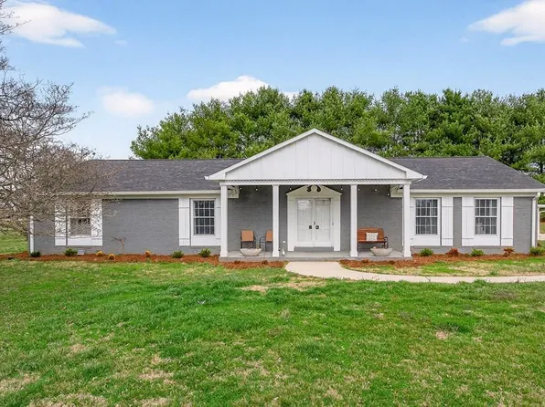 212 Oakland Dr, Sparta, TN 38583