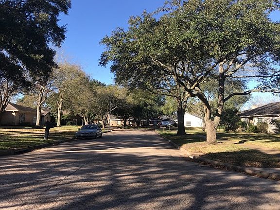 3rd image of 21615 Park Wind Ct