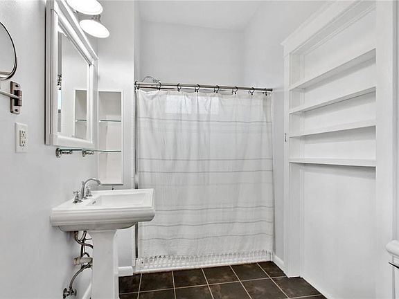 4th image of 8637 Willow St