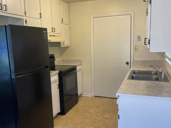 8120 Magnolia Dr, Jonesboro, GA 30238