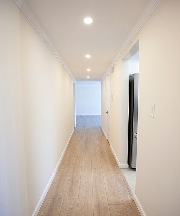 1st image of 920 18th St APT 7