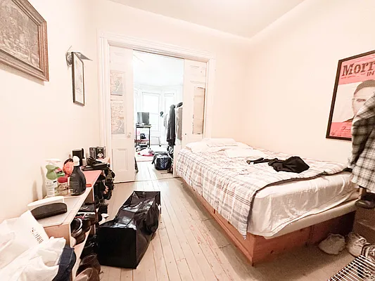 Rented by Ulas Real Estates Inc | media 25