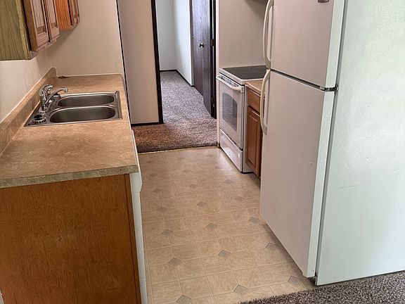 3rd image of 4452 Almira Dr