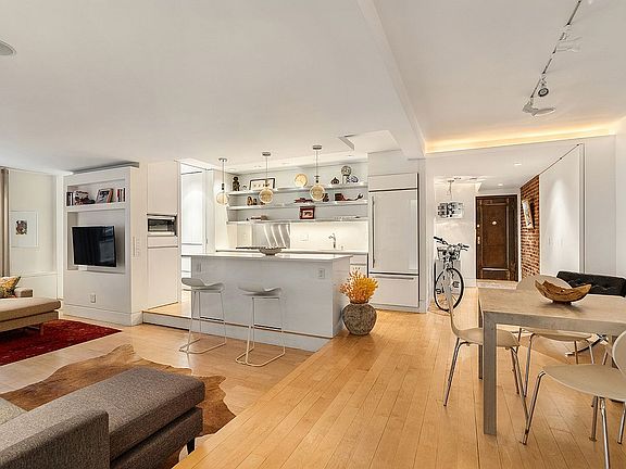 4th image of 250 W 24th St APT 1GW