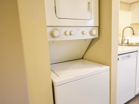 3rd image of 3560 SW Vista Dr #13