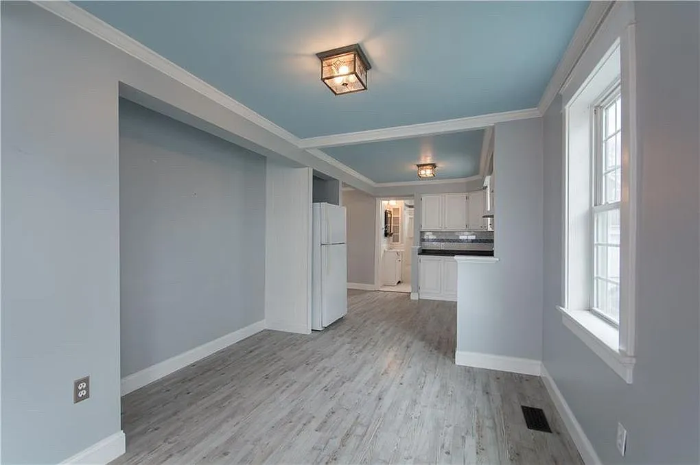 Building Photo - 35 Houston Ave #1