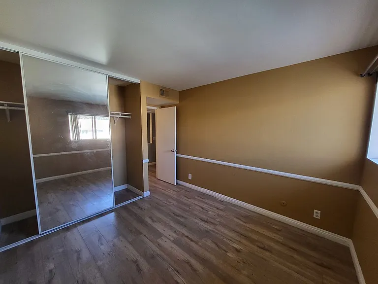 121 Sinclair Ave — Photo 14