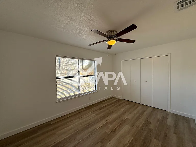 7106 Sunlit Trail Dr — Photo 12