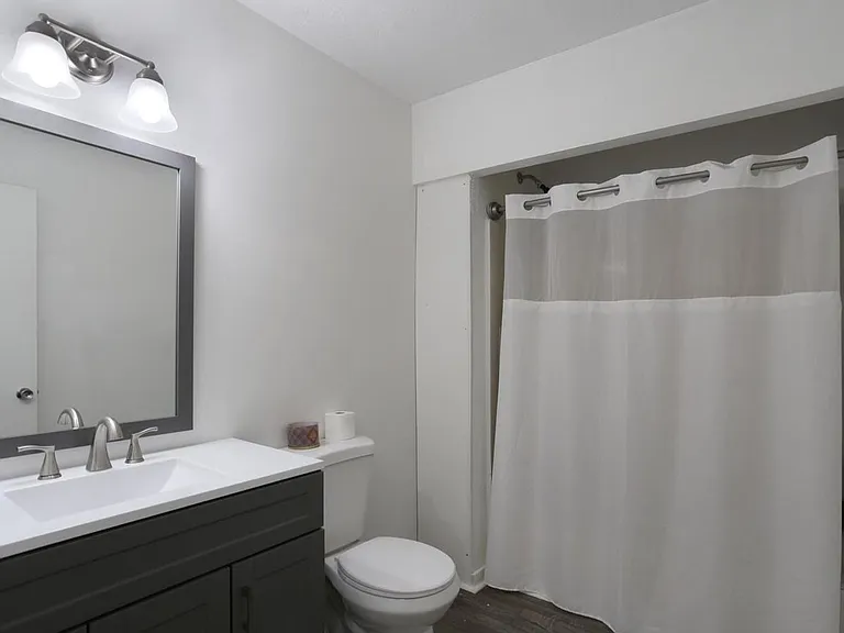 1901 Mountain View Rd — Photo 11