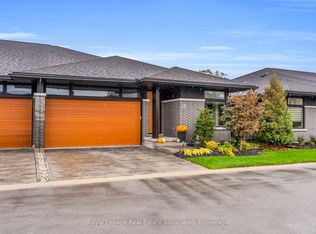 28 Juniper Trl #8, Welland, ON L3C 0H5