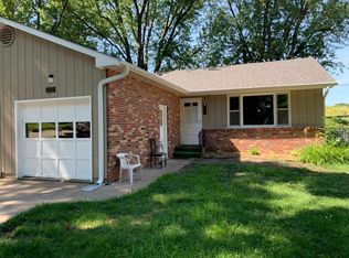 211 Wedgewood Dr, Lincoln, NE 68510