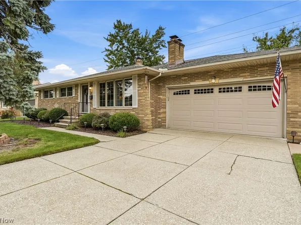 7068 Middlebrook Blvd, Middleburg Heights, OH 44130