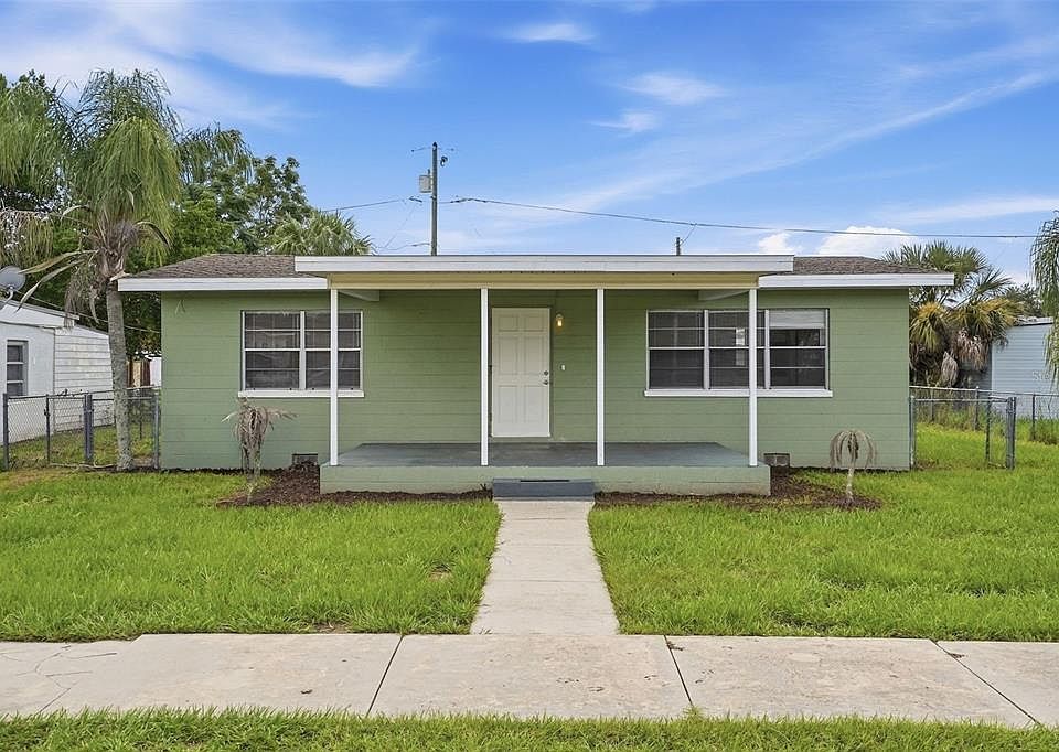 1st image of 210 E MERRILL AVENUE